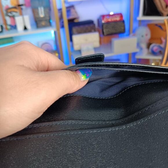 Vintage Gucci Dark Midnight Blue Wax Calf Leather Gold Turn Lock Wallet w/Box - Picture 14 of 16